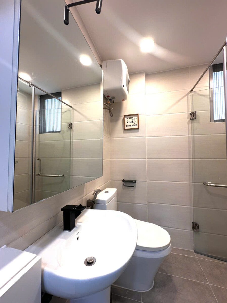 wc 1 1 - Cho thuê căn hộ Scenic Valley 1. DT 80m2 Lầu cao view hồ bơi- thiết kế 2 phòng ngủ-2wc- Giá 20 Triệu/Tháng