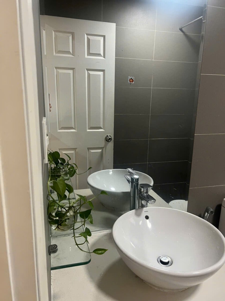 wc 1 - Cho thuê căn hộ Scenic Valley 1. DY 80m2 View hồ bơi không ồn- nhà 2 phòng-2wc- Nội thất đủ- Giá 19 Triệu/Tháng