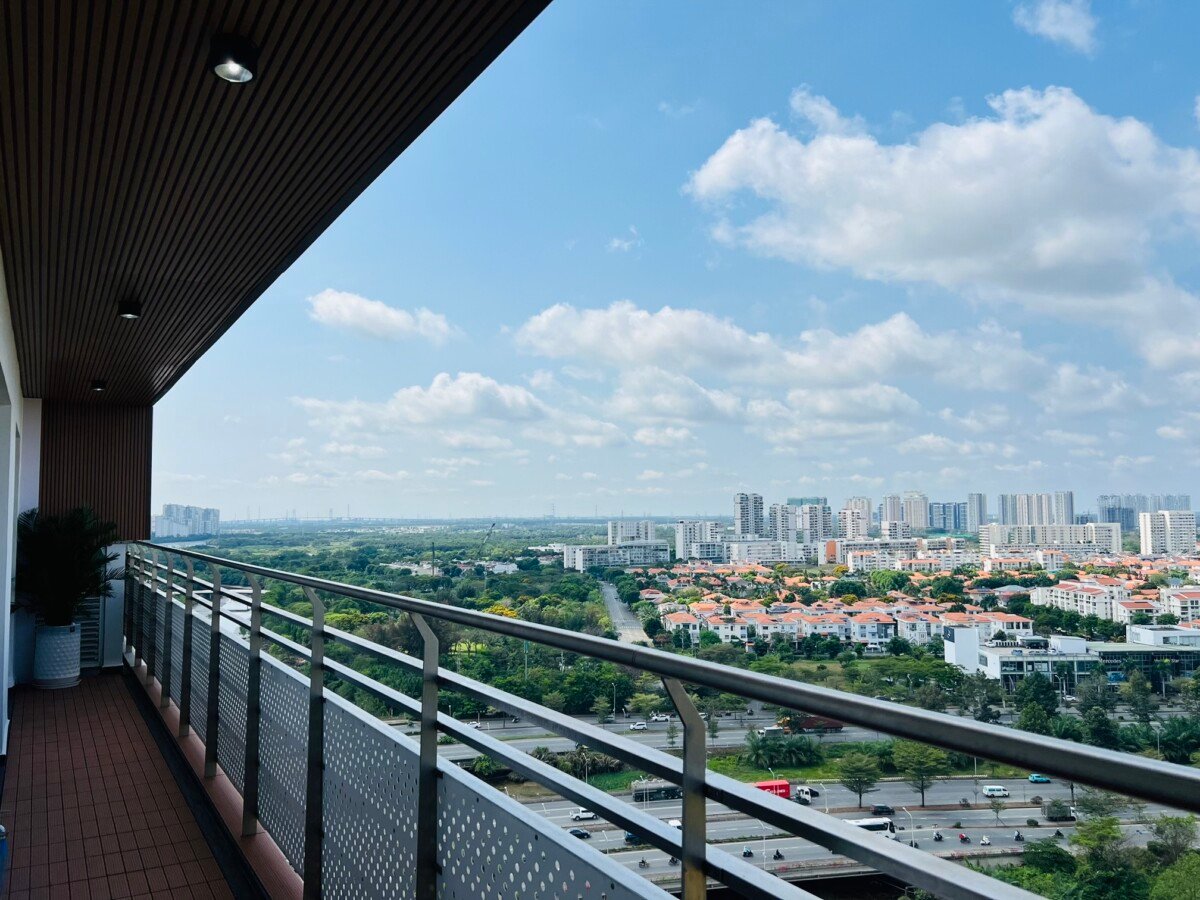 balcony can ho ban 1 - Giá mua bán căn hộ 3pn tòa B view sông chung cư Scenic Valley 1 phường Tân Mỹ T6/2026