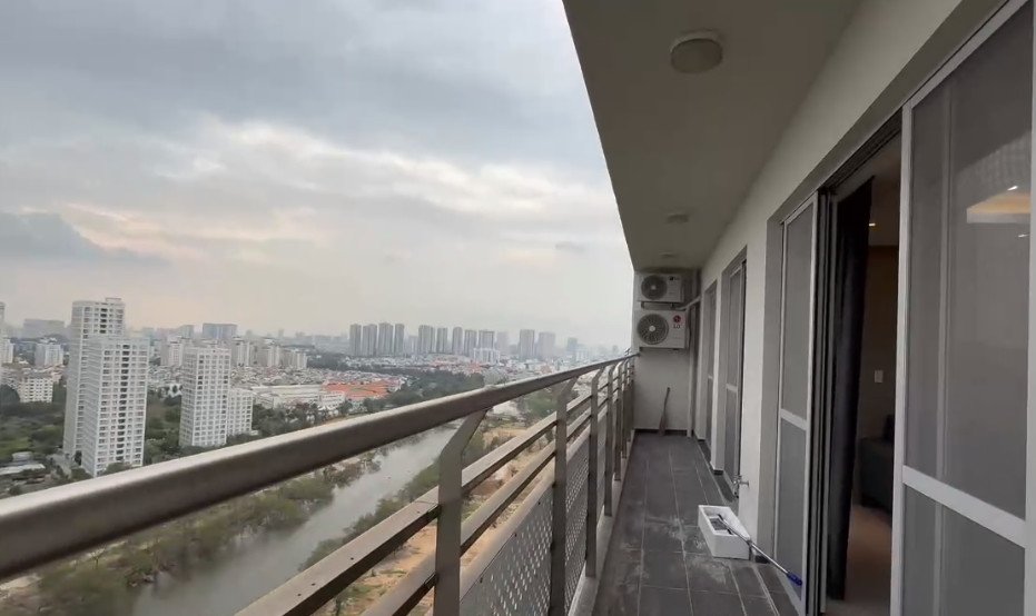 balcony can ho ban 2 - Giá mua bán căn hộ Tophouse 151m2 tòa C chung cư Scenic Valley 1 phường Tân Mỹ T7/2026