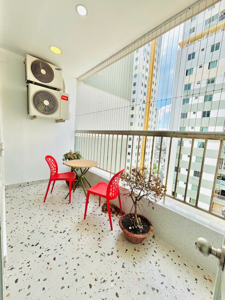balcony phong khach can ho ban 1 - Mua bán căn hộ 3pn tòa D25 chung cư Belleza phường Tân Mỹ giá 5,5 tỷ