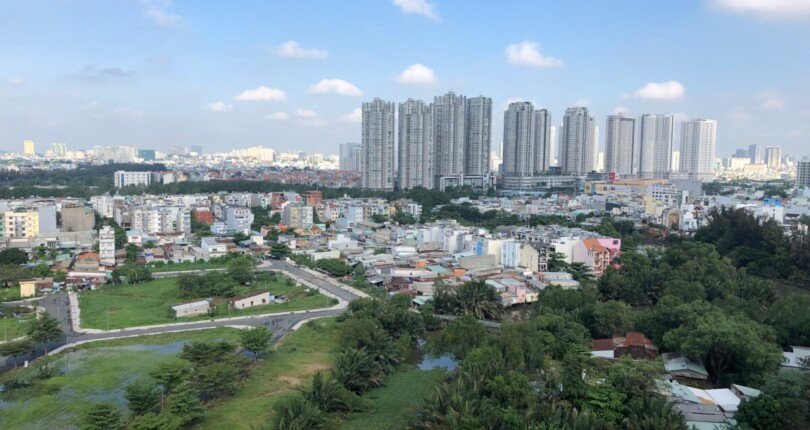 Giảm 100 Triệu Bán nhanh trong tuần căn góc Sky Garden 3. DT 74m2 lầu cao View hồ bơi Đang cho thuê 17 Triệu. Giá chỉ 5.6 Tỷ