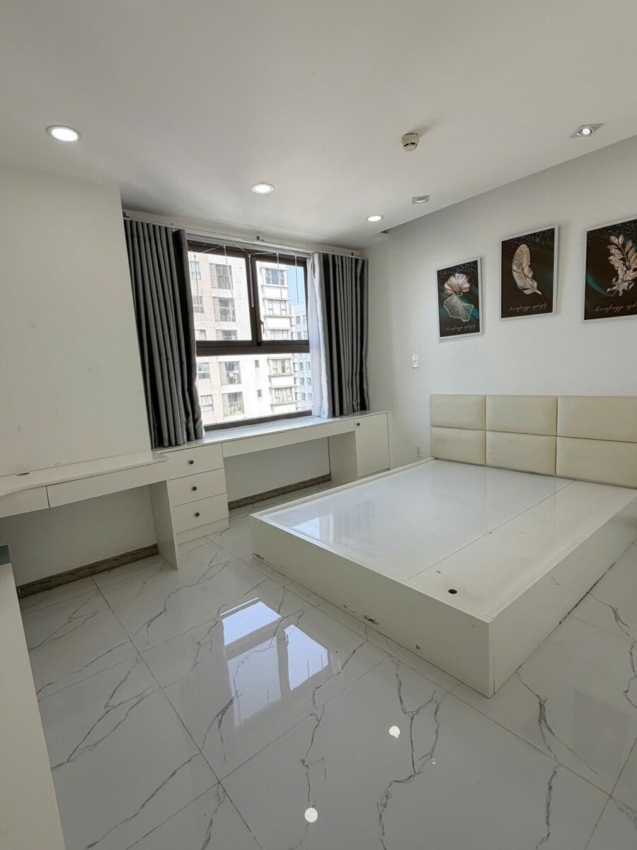 ban can ho ssr nha be 95m2 3 phong 11 - Bán nhanh căn hộ Saigon South Residences. DT 95m2 Lầu cao Thiết kế 2 Phòng-2wc- Có ô xe- Giá 7.350 Tỷ