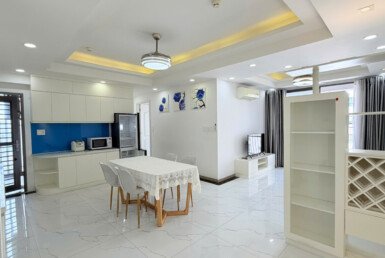 Bán nhanh căn hộ Saigon South Residences. DT 95m2 Lầu cao Thiết kế 2 Phòng-2wc- Có ô xe- Giá 7.350 Tỷ