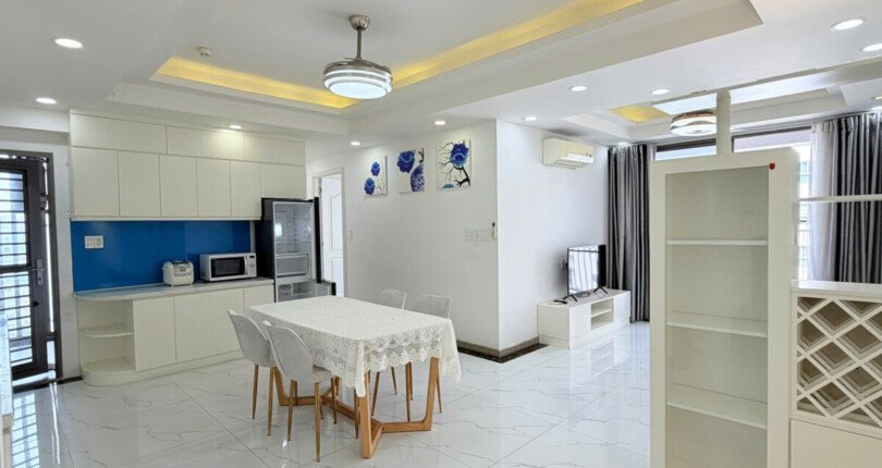 Bán nhanh căn hộ Saigon South Residences. DT 95m2 Lầu cao Thiết kế 2 Phòng-2wc- Có ô xe- Giá 7.350 Tỷ