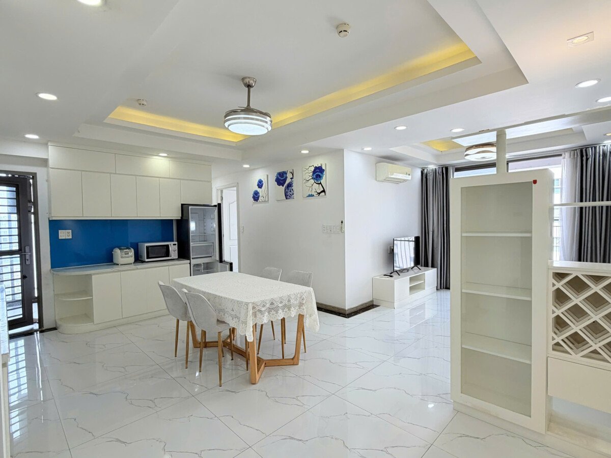 ban can ho ssr nha be 95m2 3 phong 3 - Bán nhanh căn hộ Saigon South Residences. DT 95m2 Lầu cao Thiết kế 2 Phòng-2wc- Có ô xe- Giá 7.350 Tỷ