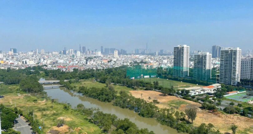 Bán nhanh căn hộ Happy Valley. DT 135m2 Thiết kế 3 Phòng ngủ-2wc- Có ô xe hầm- lầu cao- Giá 13.2 Tỷ