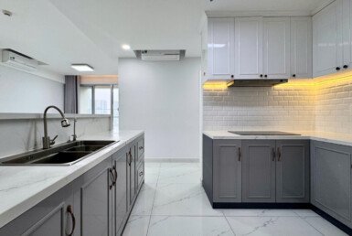 Bán căn hộ chung cư Scenic Valley 2, 97m2, 03pn, giá 9.2 tỷ + ô đậu xe ô tô tầng hầm.