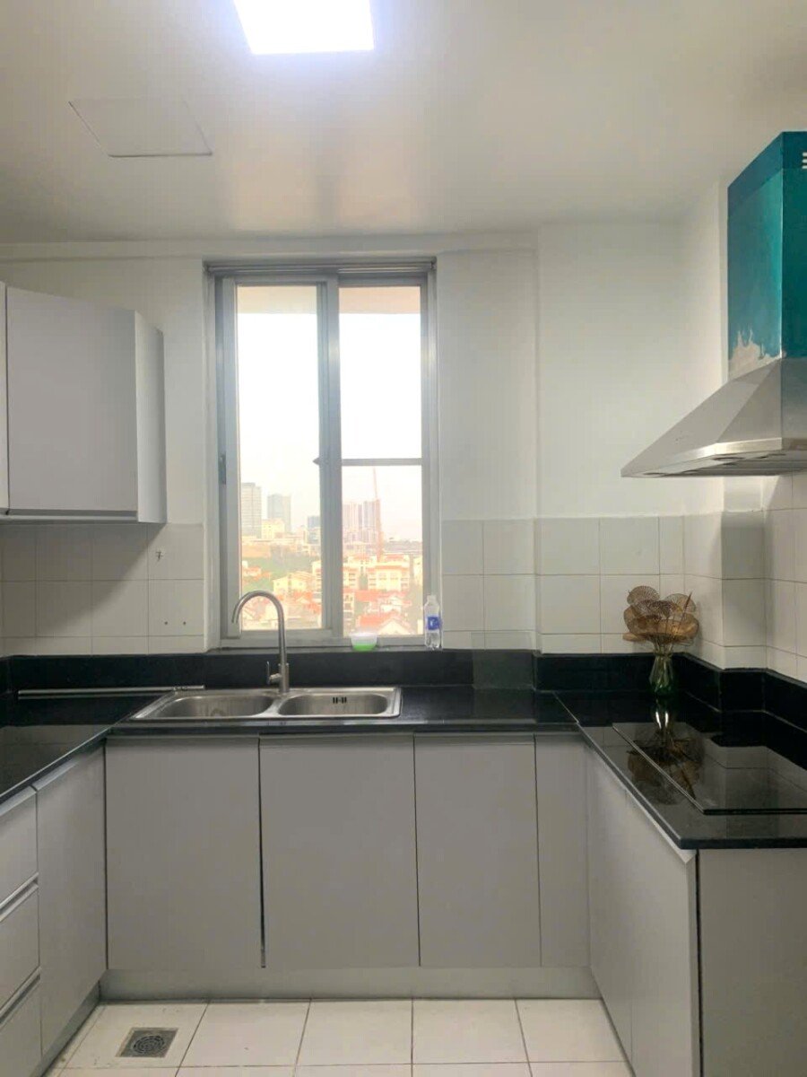 bep trong can ho cho thue - Giá cho thuê căn hộ 3pn lầu 11 tòa B chung cư Mỹ Khánh 4 phường Tân Hưng T7/2026