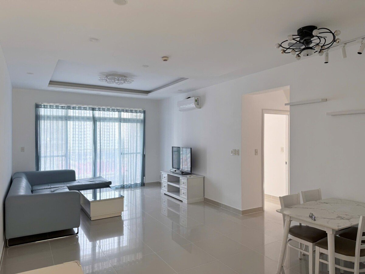 can ban can ho Ban nhanh can ho Riverside Residence 5 - Bán nhanh căn hộ Riverside Residence. DT 85m2 Lầu trung đang cho thuê 20 triệu/ tháng- 2 Phòng-2wc- Giá 8.4 Tỷ