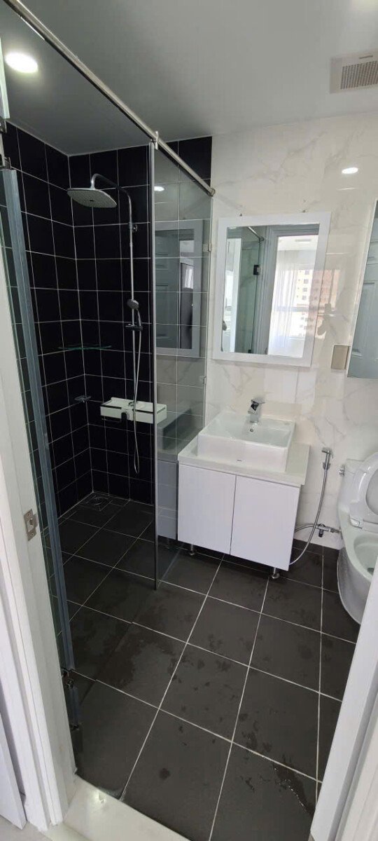 can ho ban co 2wc - Giá mua bán căn hộ 2pn lầu 11 tòa B chung cư Sunrise Riverside Nhà Bè T6/2026