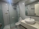 can-ho-co-2-toilet-day-du-thiet-bi