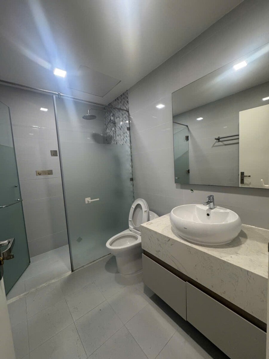 can ho co 2 toilet day du thiet bi - Giá mua bán căn hộ 3pn số 06 tòa D chung cư Green Valley phường Tân Mỹ T6/2026