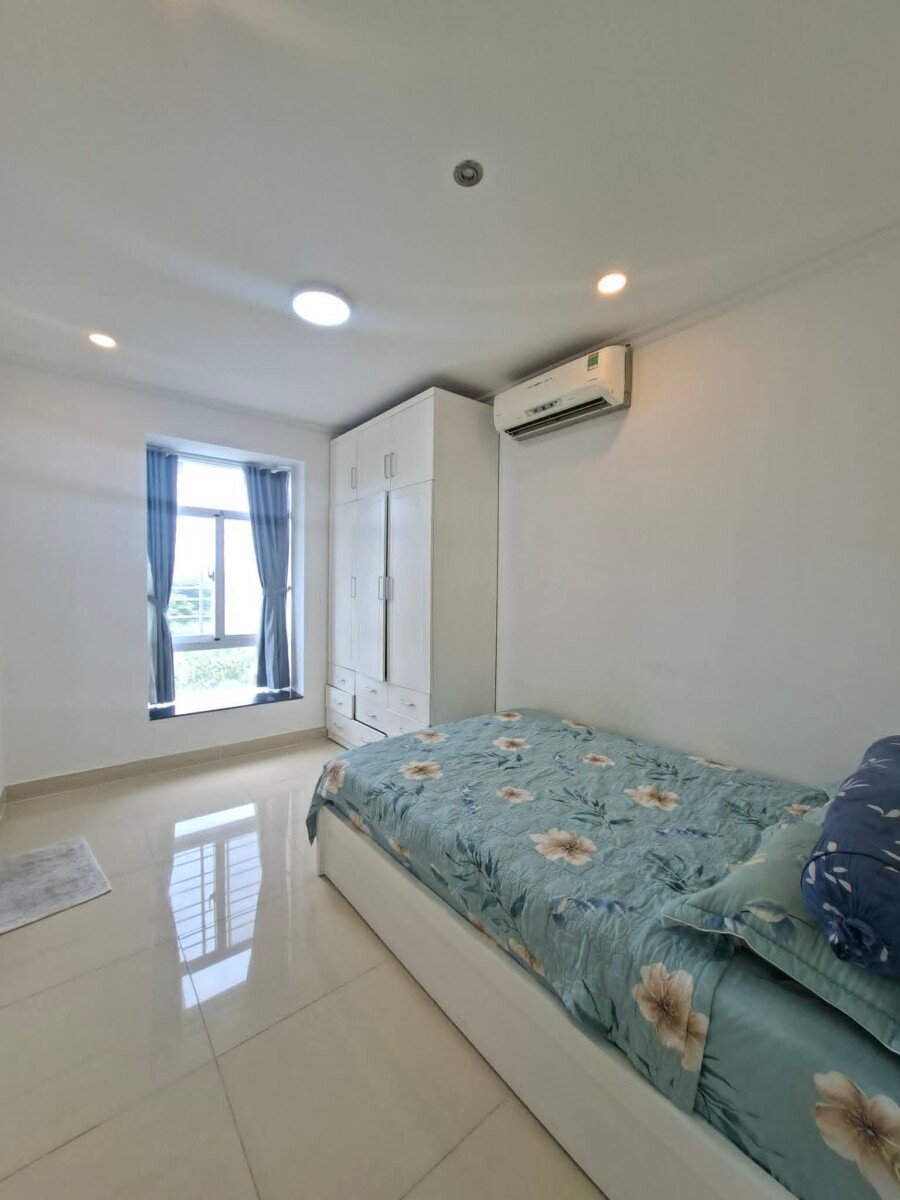 cho thue can goc sky 3 13 - Cần cho thuê căn góc Sky Garden 3. DT 74m2 Nhà đang trống vào ngay- 3 phòng-2wc- Giá 19 Triệu/Tháng