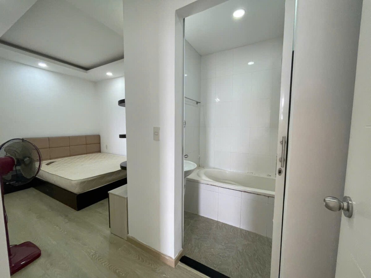 cho thue can ho sky garden 3 gia re 5 - Cho thuê căn hộ Sky Garden 3. DT 70m2- 2 Phòng ngủ-2wc- Lầu cao- Giá rẻ chỉ 13 Triệu/Tháng