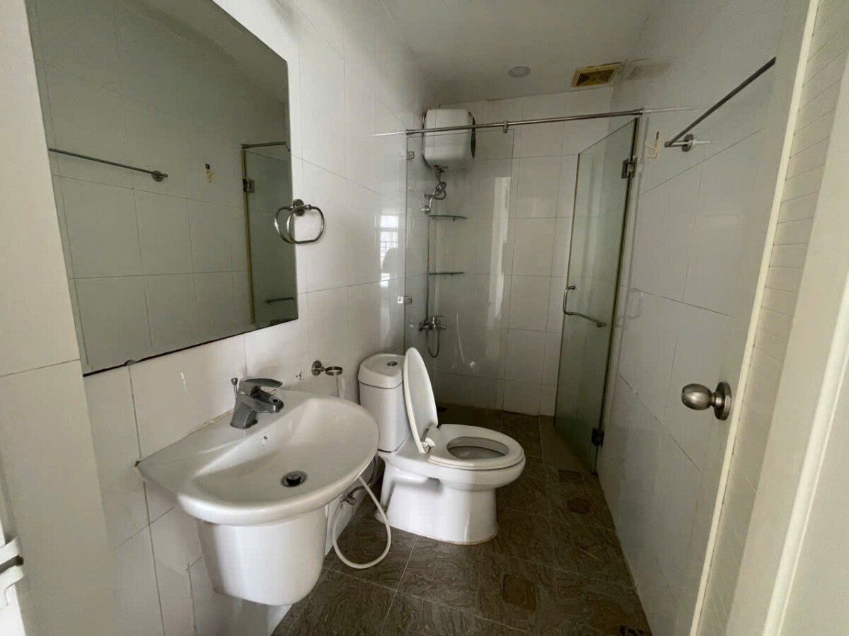 cho thue can ho sky garden 3 gia re 7 - Cho thuê căn hộ Sky Garden 3. DT 70m2- 2 Phòng ngủ-2wc- Lầu cao- Giá rẻ chỉ 13 Triệu/Tháng