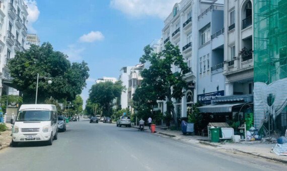 duong pham thai buong rong rai nhieu cho dau xe 570x340 - Trang chủ