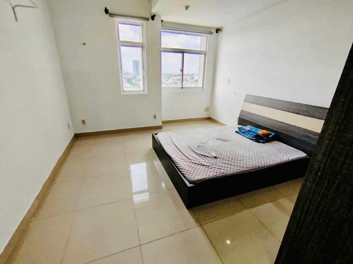 hien trang nha co 3pn rong rai - Giá mua bán Tophouse 3pn tòa B chung cư Mỹ Viên phường Tân Mỹ T6/2026
