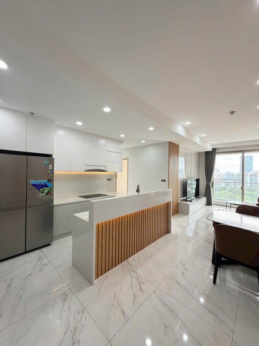 khong gian bep rong rai 4 - Giá mua bán căn hộ 3pn view sông chung cư Midtown m6 phường Tân Mỹ T6/2026