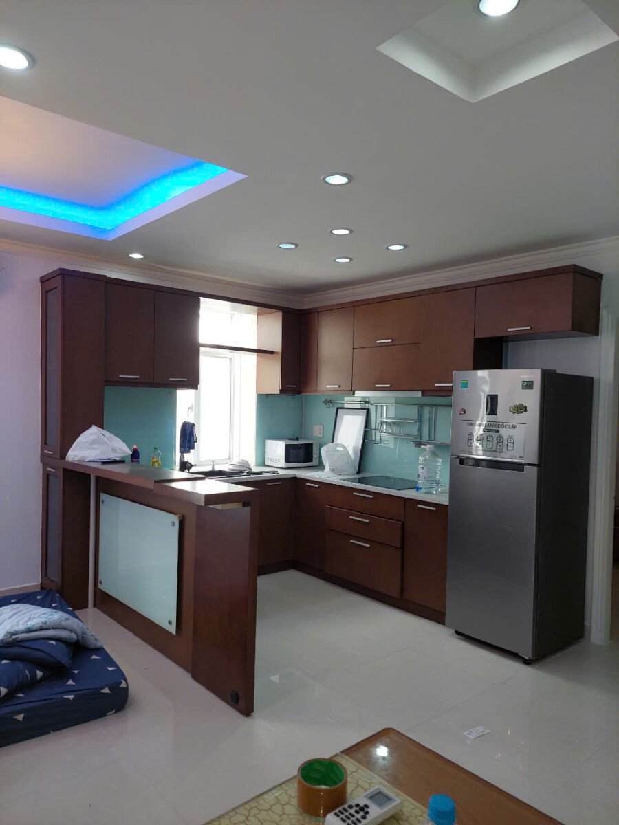 khong gian bep rong rai 8 - Giá mua bán căn hộ 2pn tòa 11c chung cư Sky Garden 3 phường Tân Hưng T6/2026