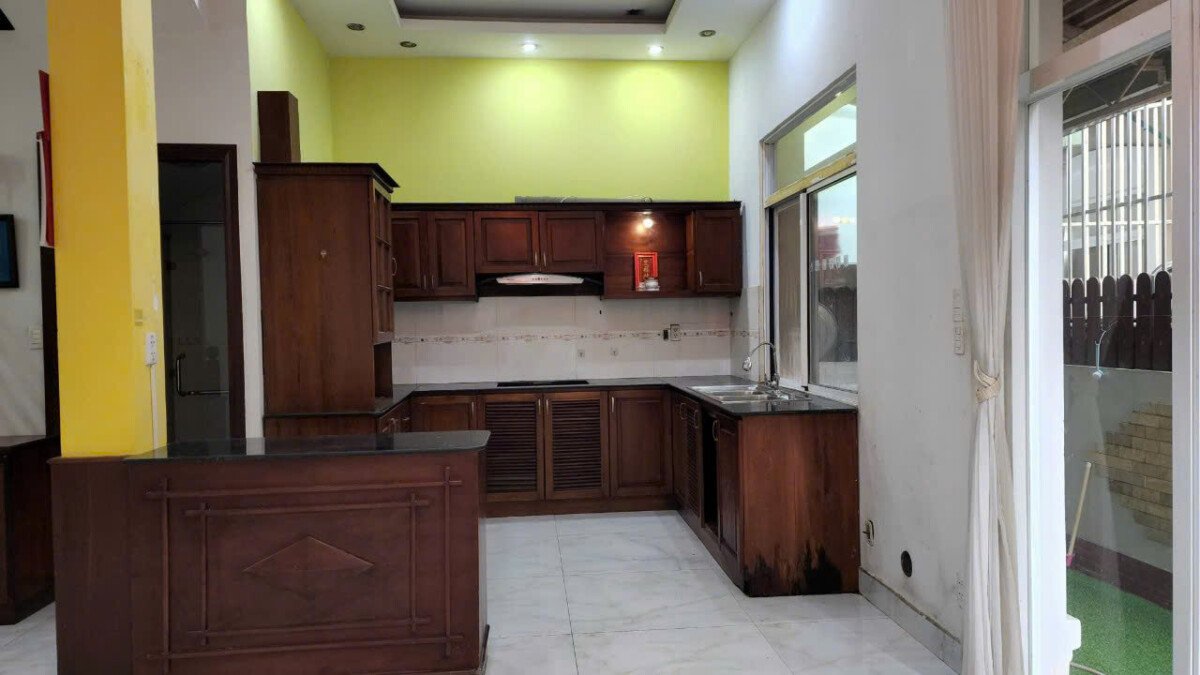 khu vuc bep rong rai 1 - Giá cho thuê nhà Biệt thự nguyên căn 3pn đường Nội khu Mỹ Thái 1 Phú Mỹ Hưng T6/2026