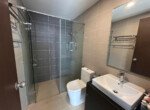 nha-co-2-toilet-hoan-thien-nhu-hinh