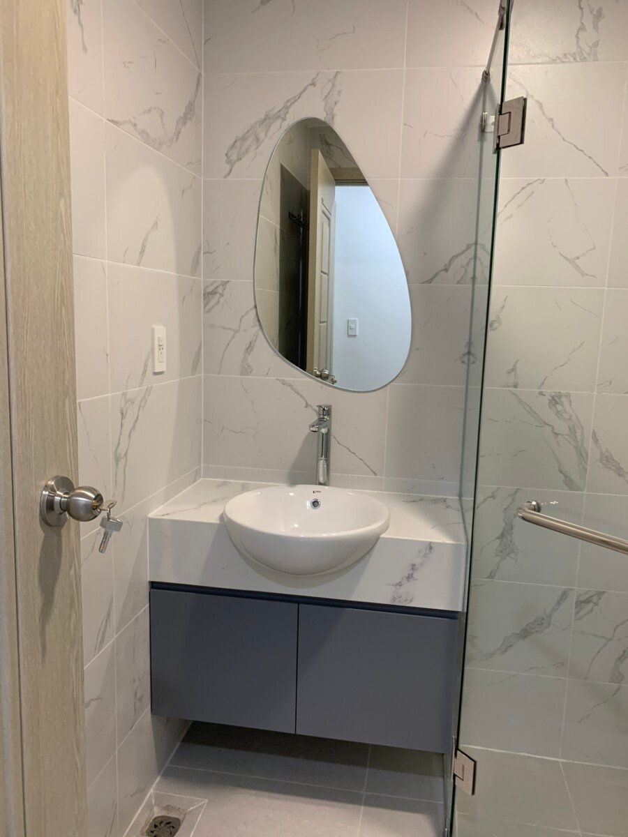 nha co 2 wc nhu hinh - Giá mua bán căn hộ 3pn tòa C view sông chung cư Saigon South Residences Nhà Bè T7/2026