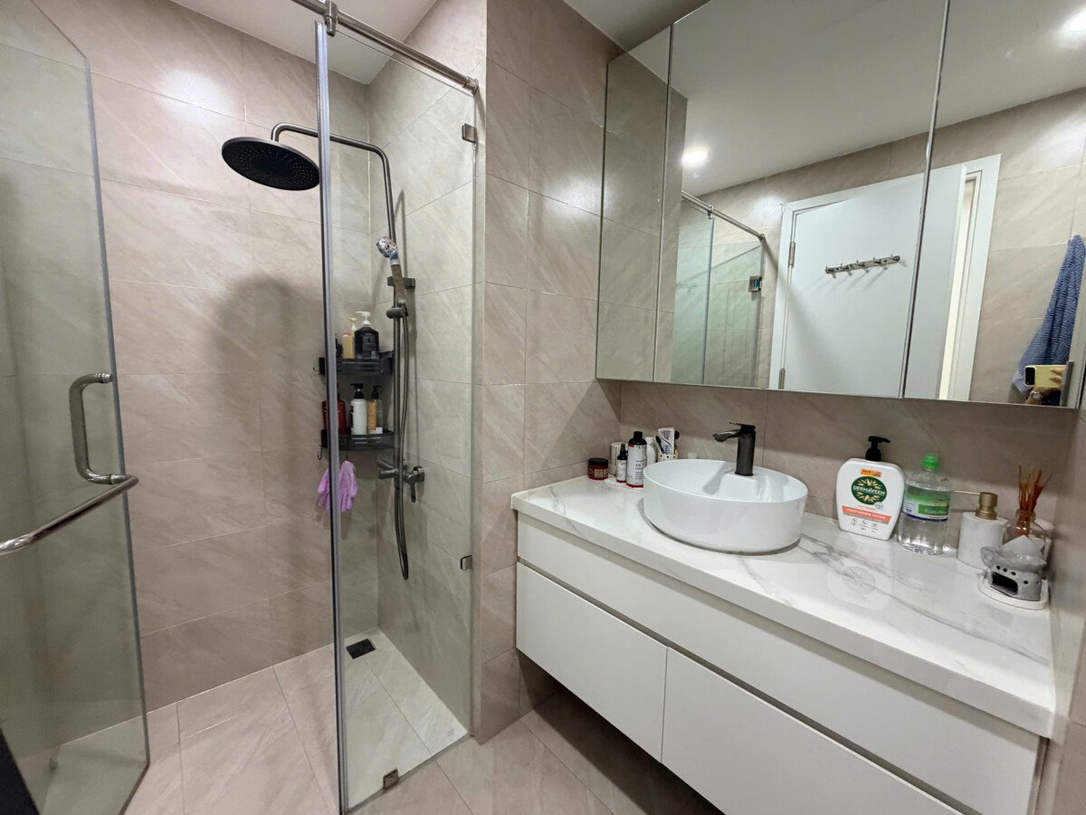 nha co 2wc hoan thien cao cap nhu hinh - Chủ giảm giá bán gấp căn hộ 3pn tòa C view sân golf chung cư Green Valley phường Tân Mỹ