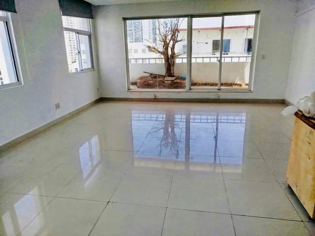 phong khach can ho 1 - Giá mua bán Tophouse 3pn tòa B chung cư Mỹ Viên phường Tân Mỹ T6/2026