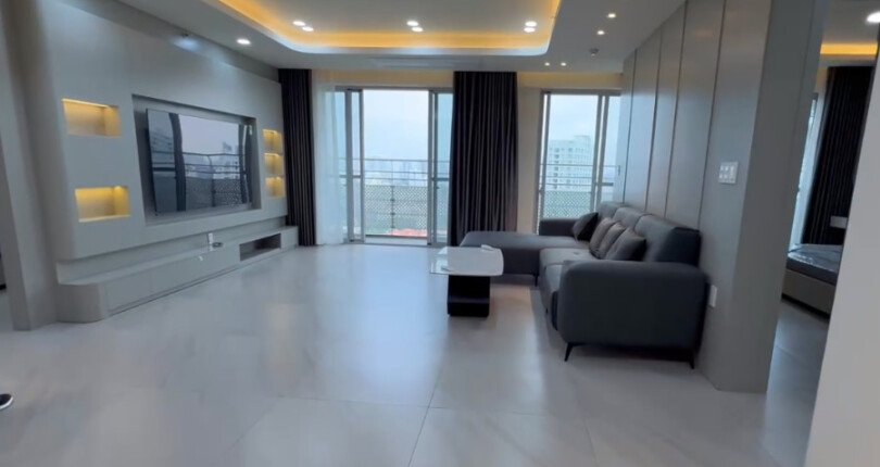 Giá mua bán căn hộ Tophouse 151m2 tòa C chung cư Scenic Valley 1 phường Tân Mỹ T7/2026