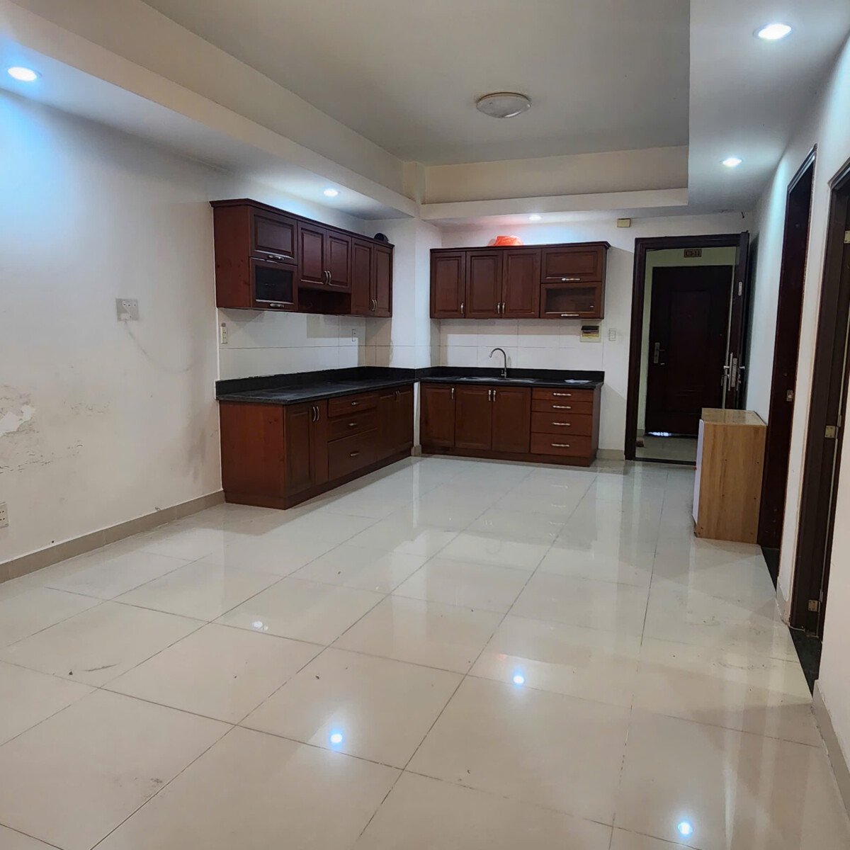 phong khach can ho ban 14 - Giá mua bán căn hộ 2pn tòa C chung cư Res III phường Tân Mỹ T6/2026