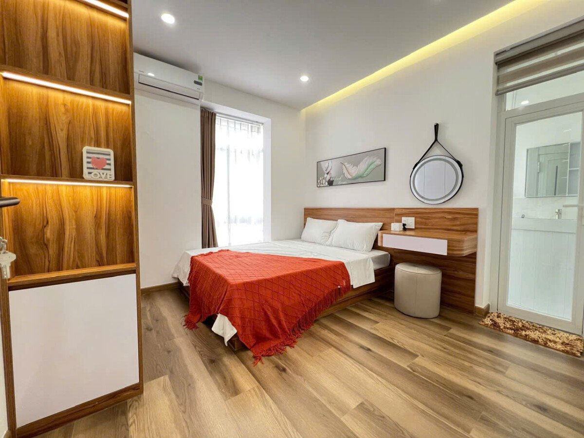 phong ngu can ho ban 5 - Giá mua bán căn hộ 2pn tòa 7D chung cư Sky Garden 3 phường Tân Hưng T6/2026