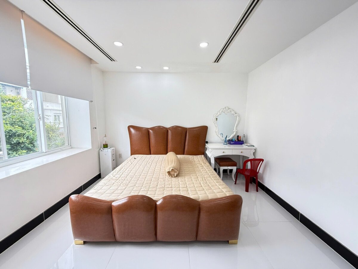 phong ngu hoan thien du noi that - Giảm giá bán gấp nhà Biệt thự Hưng Thái 1 Phú Mỹ Hưng giá 33,450 tỷ