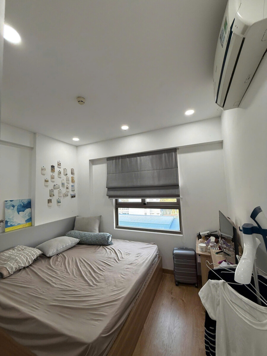phong ngu hoan thien nhu hinh - Giá mua bán căn hộ 2pn 75m2 view sông chung cư Saigon South Nhà Bè T6/2026
