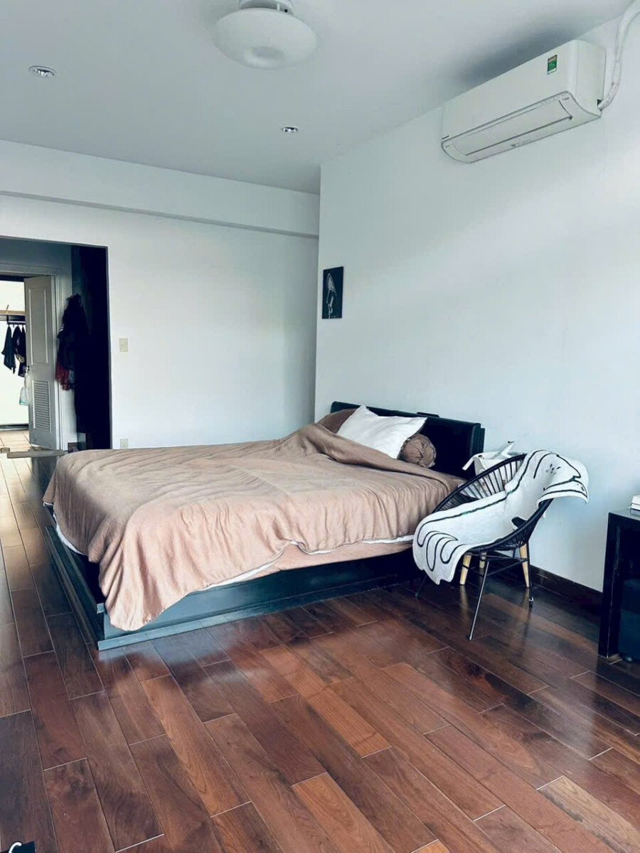phong ngu nho 2 - Giá mua bán căn hộ 3pn chung cư Garden Court 2 phường Tân Hưng T6/2026