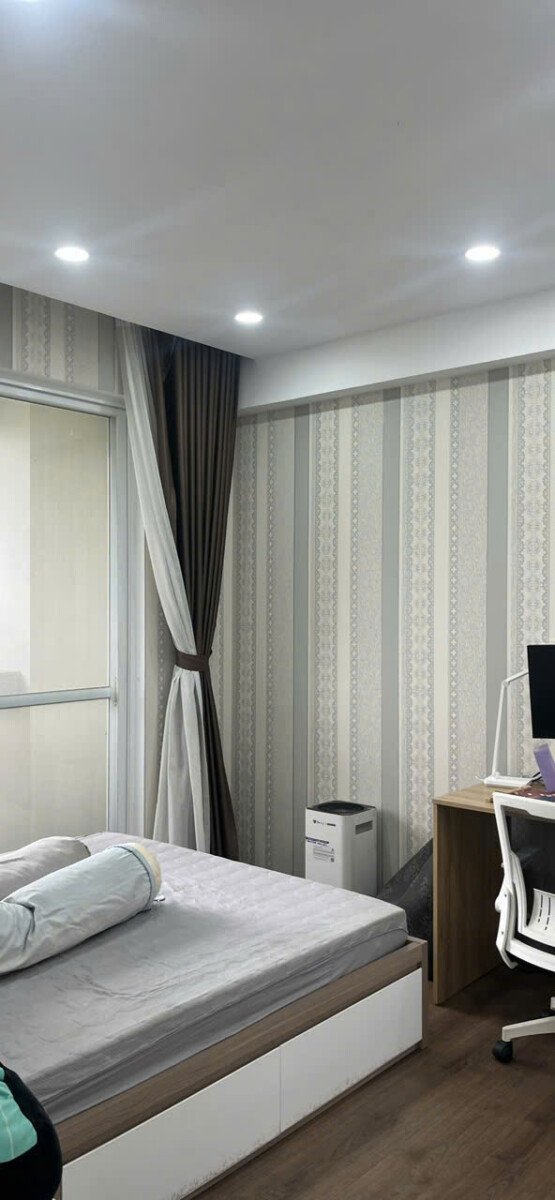 phong ngu nho thu 3 - Giá mua bán căn hộ 3pn lầu 8 tòa C chung cư Riverpark Residence phường Tân Hưng T7/2026