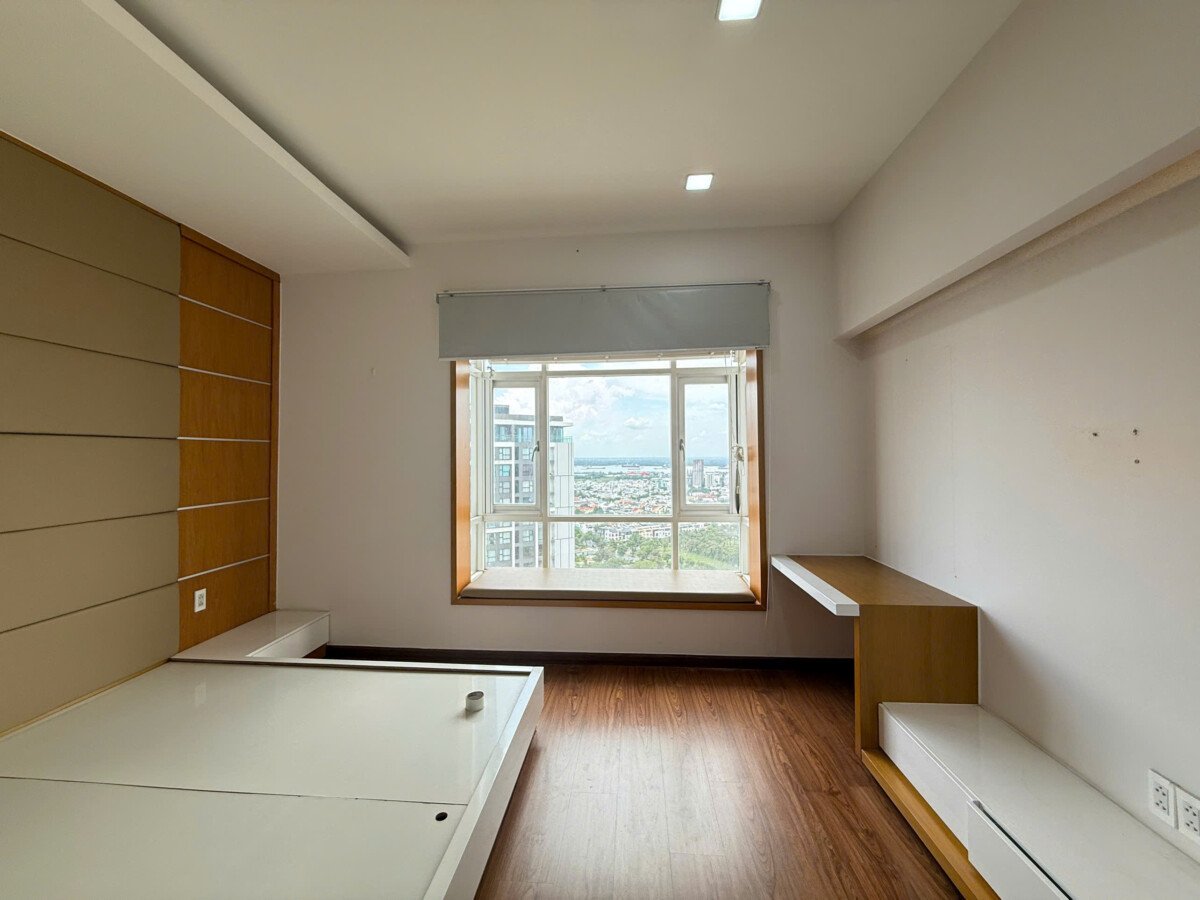 phong ngu thu 3 1 - Giá mua bán căn hộ 3pn mã Ck2 tòa C chung cư Riverside Residence phường Tân Mỹ T6/2026