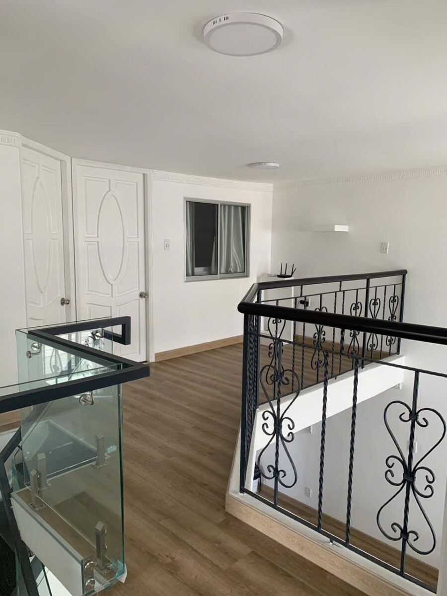 sannh sinh hoat chung - Giá mua bán căn hộ Duplex 5pn tòa 2A chung cư Sky Garden 1 phường Tân Hưng T6/2026