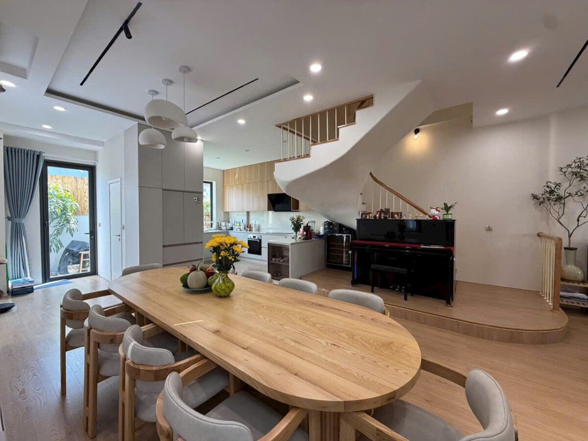 toan anh phong an va phong khach tang tret - Giá mua bán nhà Biệt thự căn góc Nội khu Amelie Villa Nhà Bè T6/2026