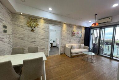 Bán căn hộ chung cư Hưng Phúc, 02pn, giá 7.6 tỷ, nhà đẹp, đầy đủ nội thất, xem nhà dễ.
