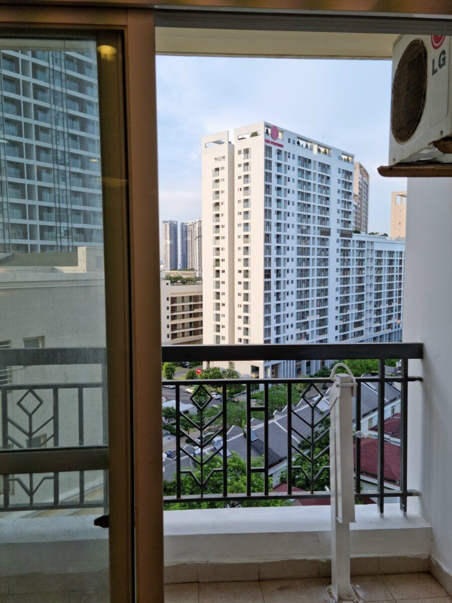 view balcony phong khach - Giá mua bán căn hộ 3pn tòa B chung cư Green View phường Tân Mỹ T6/2026