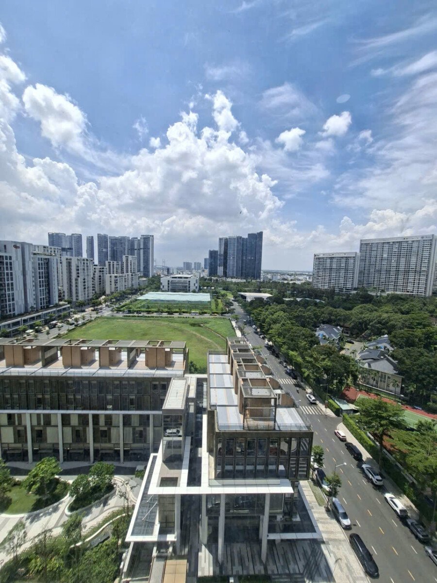 1784711463750 1512021236808287539 406107298653687146 h - Cho thuê Office Tell Golden King. DT 36m2 View toàn cảnh rất thoáng- Hiện đang trống- Giá 12 Triệu/Tháng