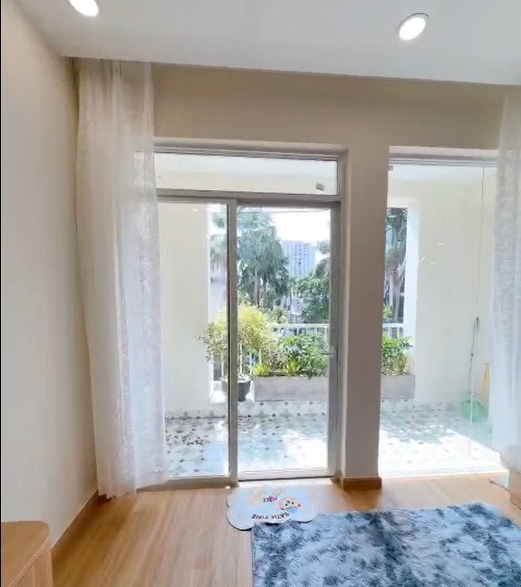 balcony phong khach 1 - Giá mua bán căn hộ 3pn tòa D chung cư Mỹ Phước Phường Tân Hưng T7/2026