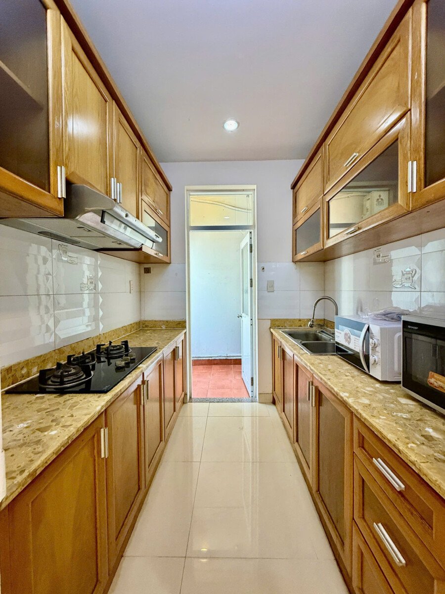 bep can ho ban 1 - Bán căn hộ 70m2, chung cư Sky Garden 3, giá 5.4 tỷ, đầy đủ nội thất, xem nhà dễ.