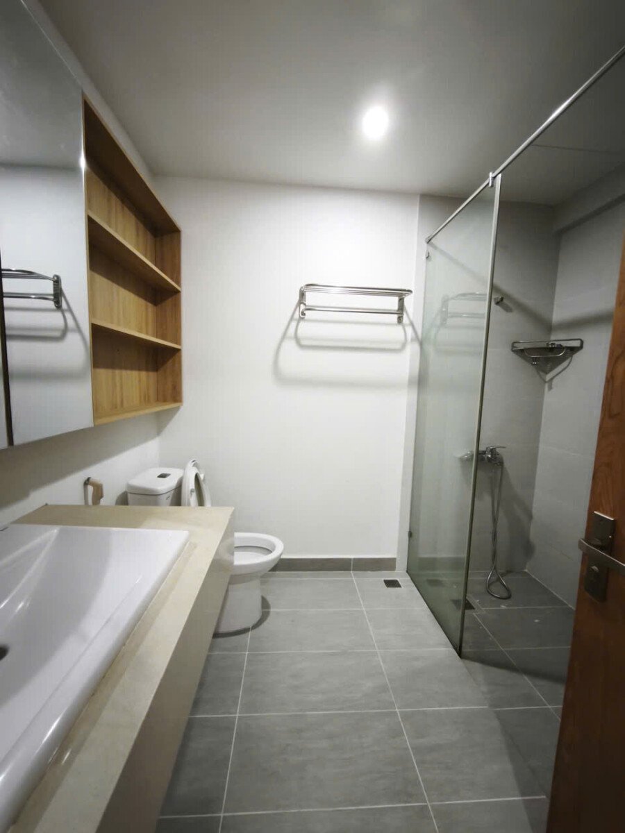 can ho ban co 2 nha tam hoan thien - Giá mua bán căn hộ 3pn tòa K khu R18 chung cư Happy Valley phường Tân Hưng T8/2026