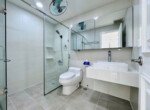 can-ho-ban-co-2-toilet-day-du-thiet-bi