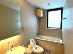 can-ho-co-2-toilet-day-du-thiet-bi