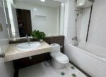 can-ho-co-2-toilet-day-du-thiet-bi