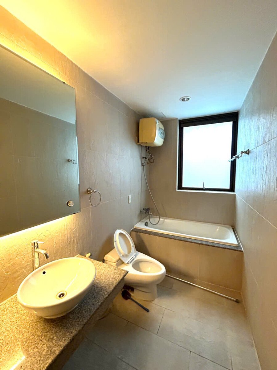 can ho co 2 toilet day du thiet bi - Giá cho thuê căn hộ 3pn đường P Khu đô thị Phú Mỹ Hưng phường Tân Hưng T7/2026