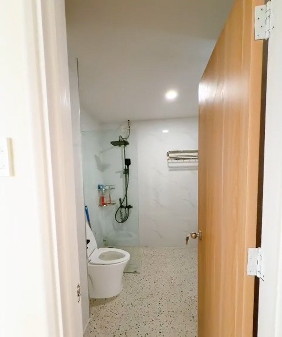 can ho co 2 toilet hoan thien - Giá mua bán căn hộ 3pn tòa D chung cư Mỹ Phước Phường Tân Hưng T7/2026